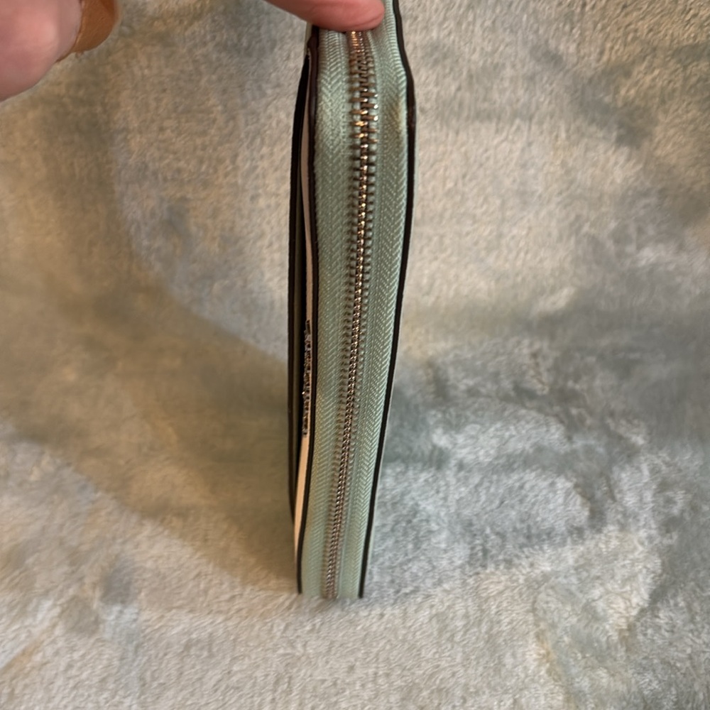 kate spade Green and White Women's Wallet - Picture 13 of 17